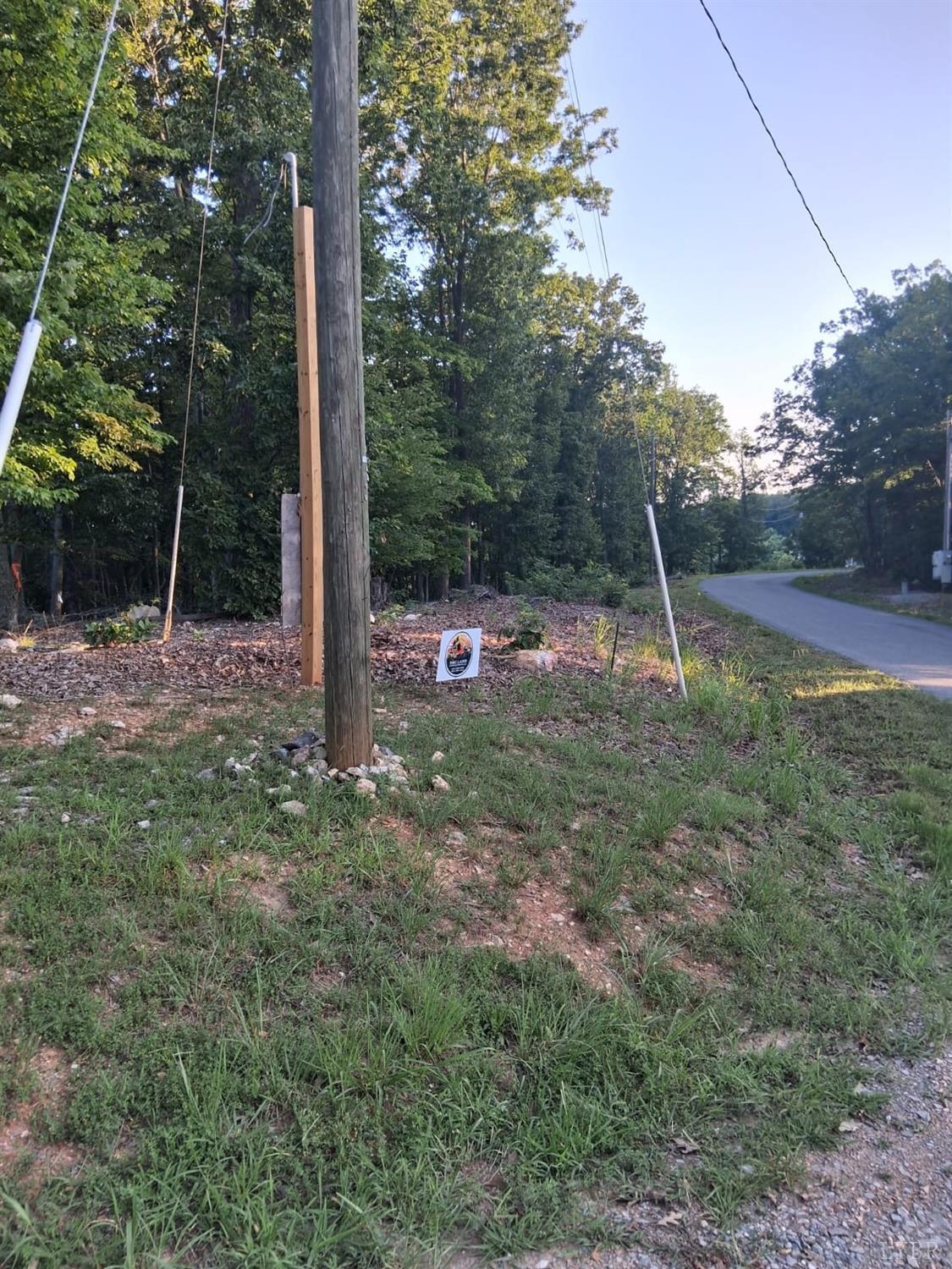 34 Brights Road Pittsville, VA 24139 - Photo 13 of 17 ab12aa5e-be14-4af6-94c5-bf5ea2383804