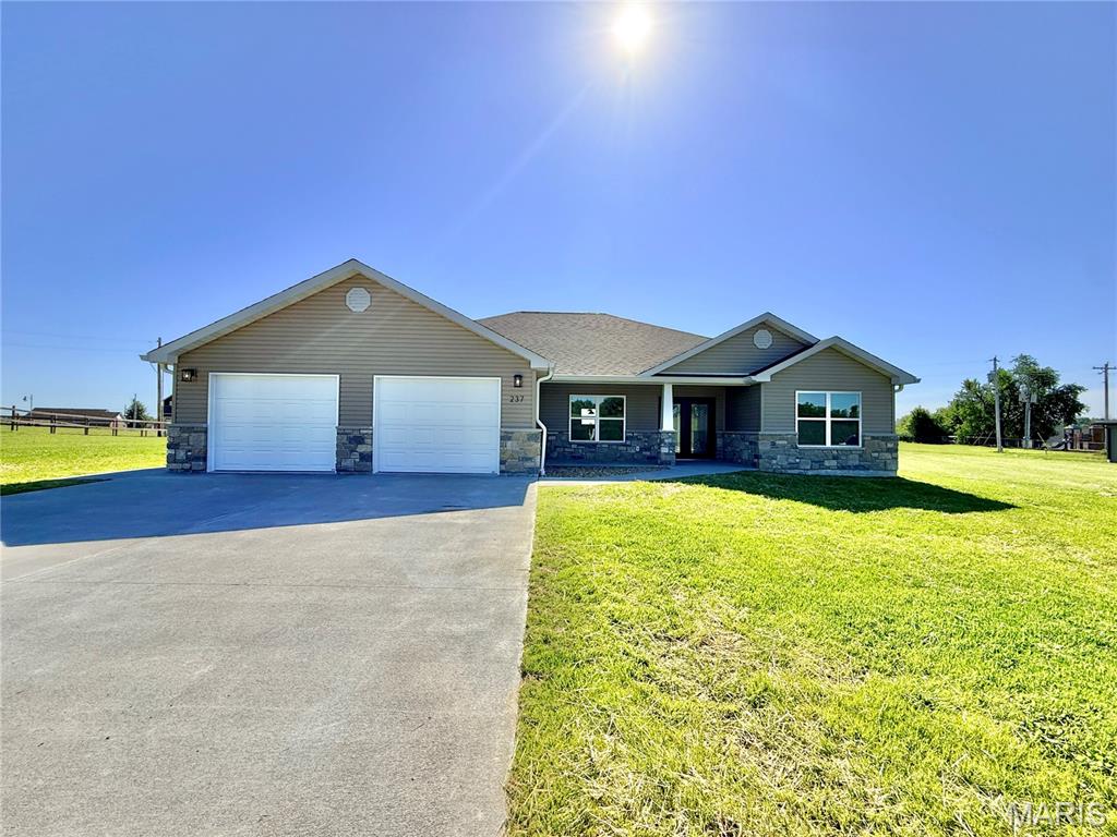 237 Sycamore Road Perryville, MO 63775 - Photo 3 of 37