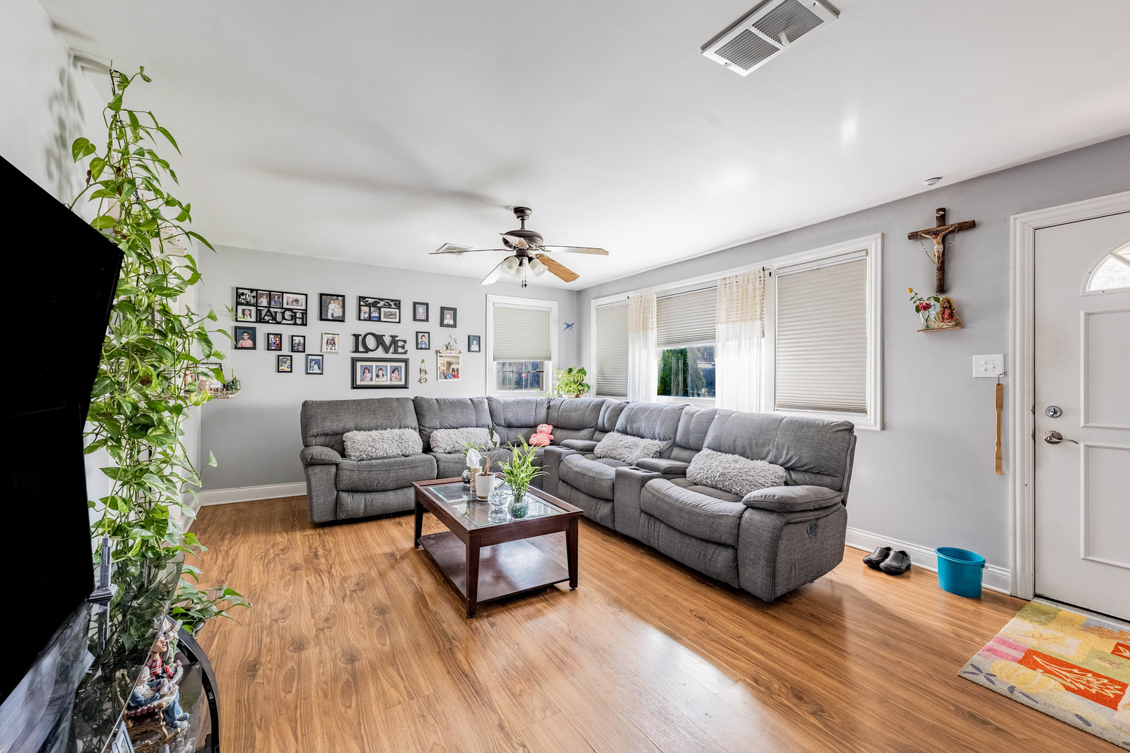 1966 Laura Lane Des Plaines, IL 60018 - Photo 8 of 23