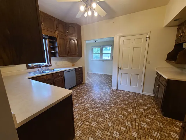 $98,000 | 603 7th Avenue, Sterling, IL 61081