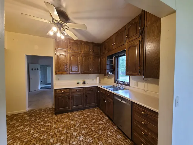 $98,000 | 603 7th Avenue, Sterling, IL 61081