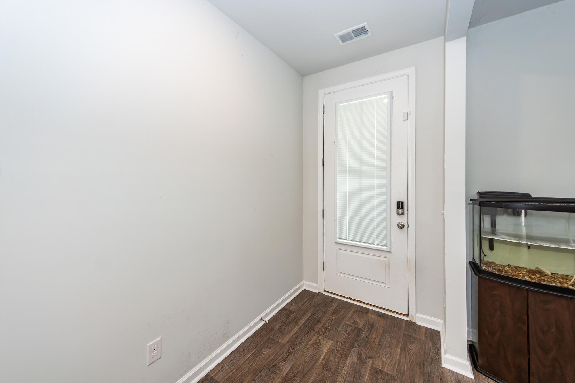 415 Zenith Boulevard Summerville, SC 29486 - Photo 3 of 42 03