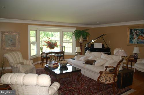 6231 Coon Tree Road The Plains, VA 20198 - Photo 2 of 19 Living Room