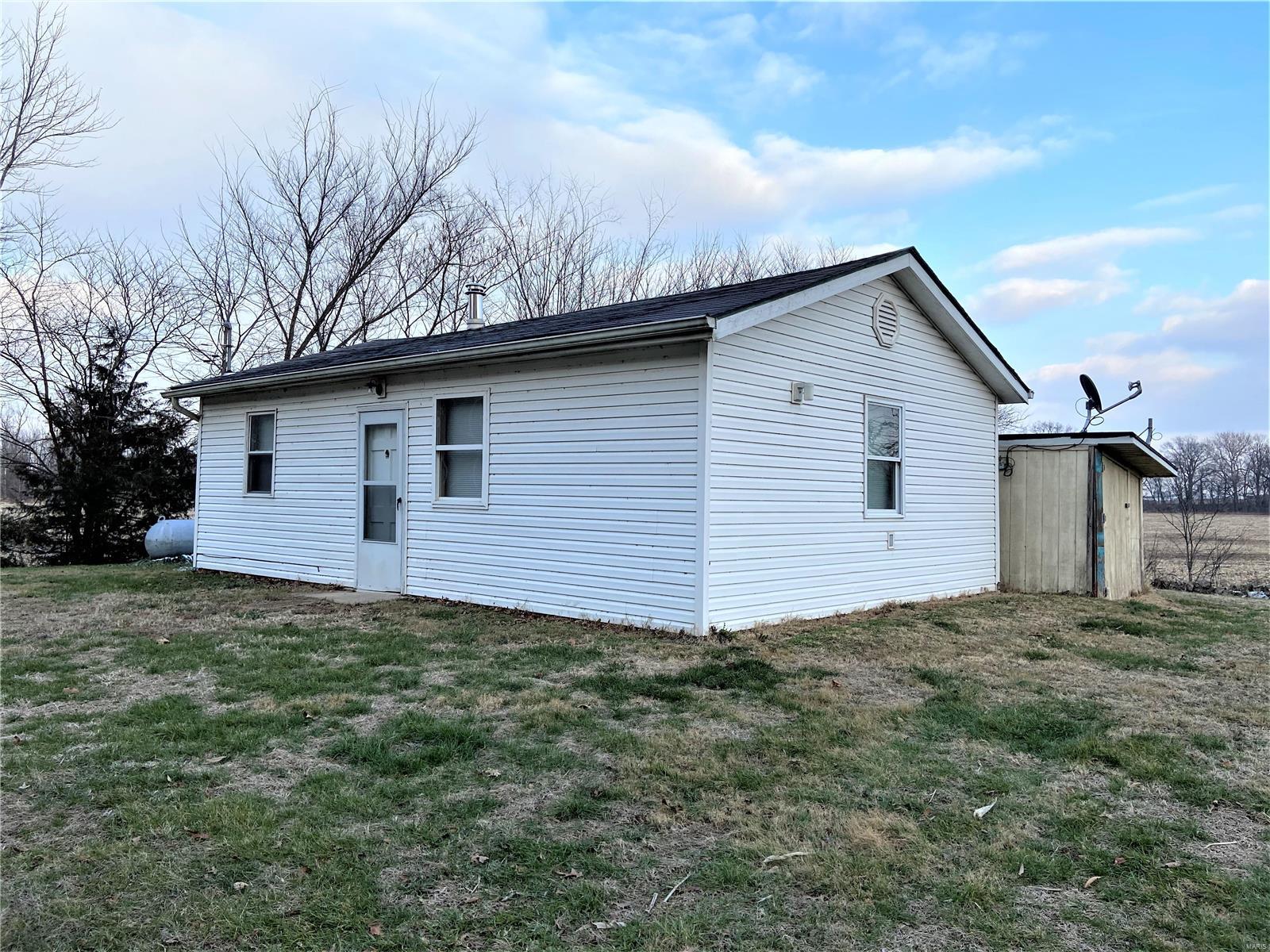 14300 Rod And Gun Road Breese, IL 62230 - Photo 3 of 12
