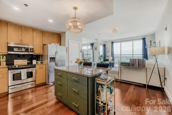 $354,990 | 333 West Trade Street, Unit 1105, Charlotte, NC 28202