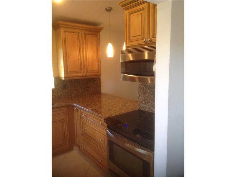 8190 Springtree Road, Unit A Boca Raton, FL 33496 - Photo 4 of 6 Kitchen