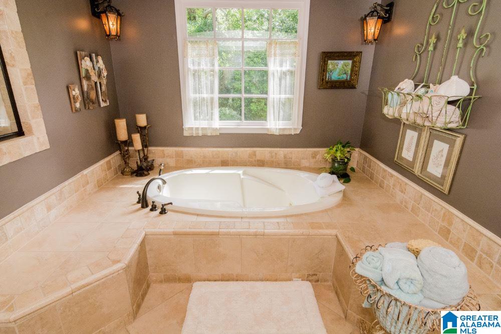 2525 Shades Crest Road Birmingham, AL 35216 - Photo 24 of 47