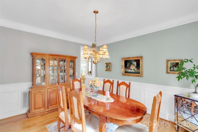 a view of entryway livingroom and hall
