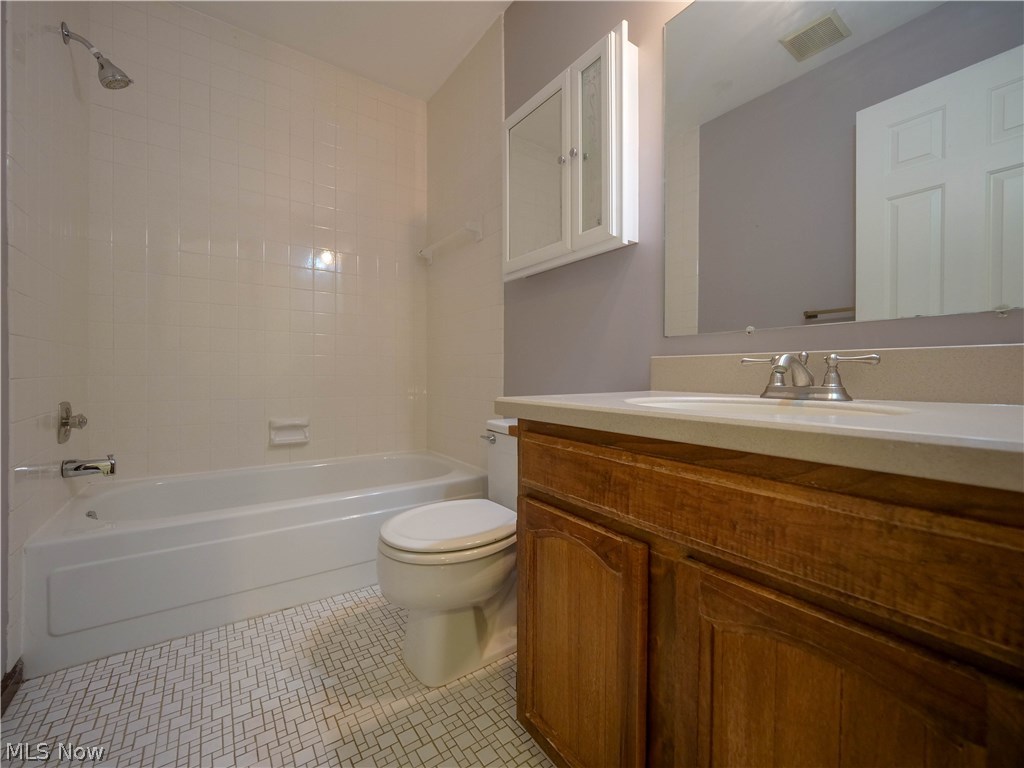 22542 Center Ridge Road, Unit B Rocky River, OH 44116 - Photo 16 of 28 Gallery Image 16