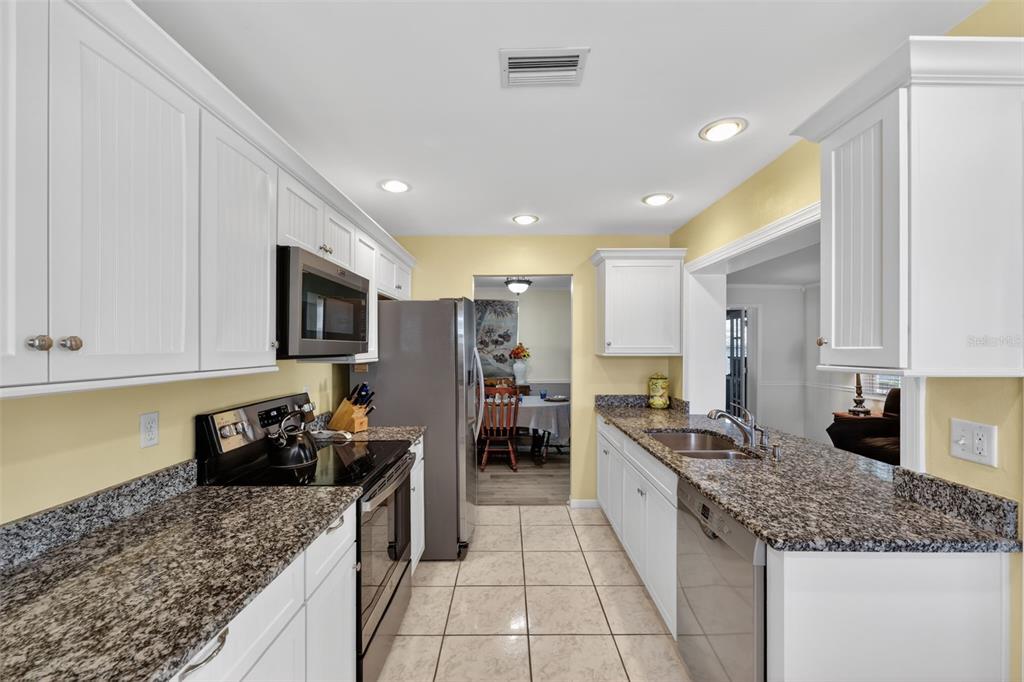 9208 142nd Street North Seminole, FL 33776 - Photo 15 of 43