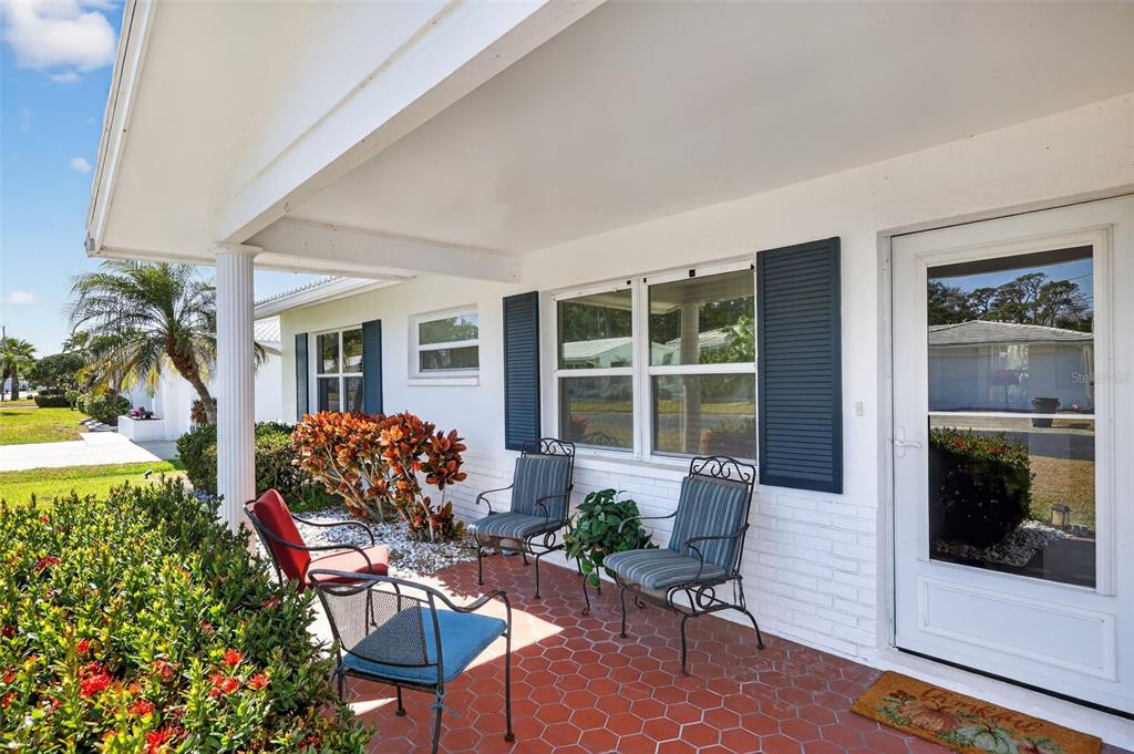 9208 142nd Street North Seminole, FL 33776 - Photo 4 of 43