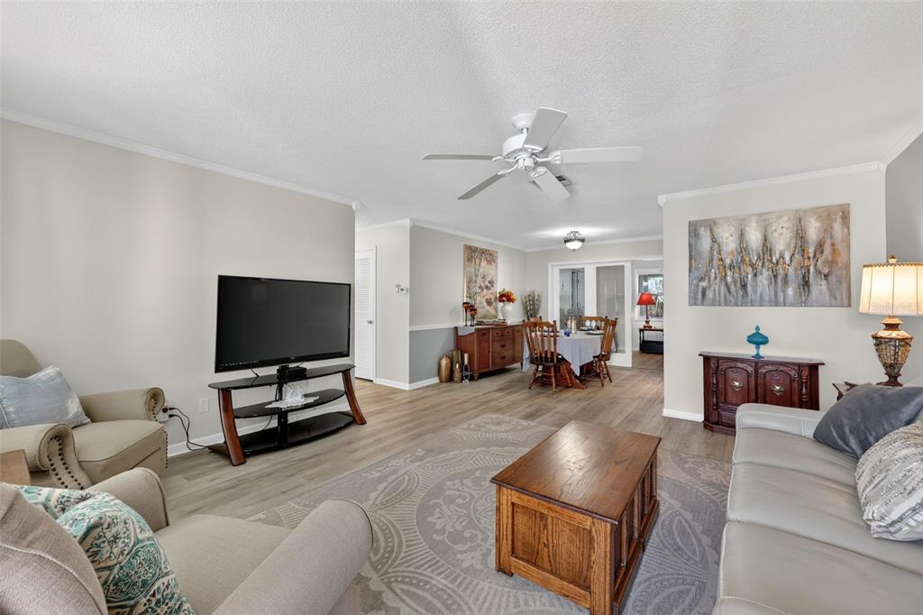 9208 142nd Street North Seminole, FL 33776 - Photo 5 of 43