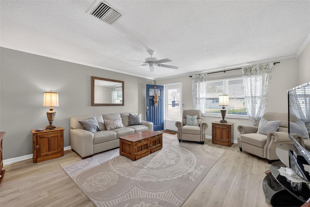 9208 142nd Street North Seminole, FL 33776 - Photo 6 of 43