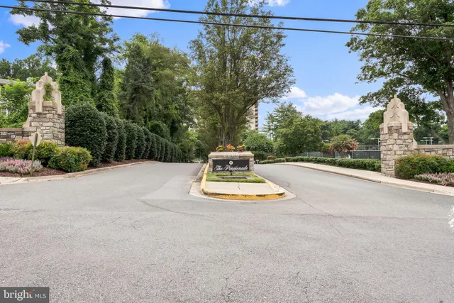 $2,000 | 5225 Pooks Hill Road, Unit 1607N, Bethesda, MD 20814
