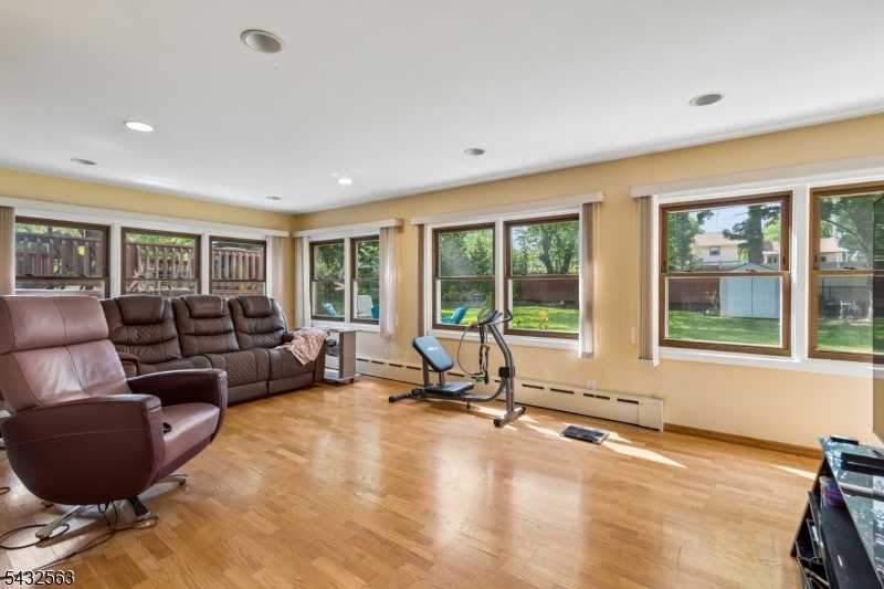 112 Pitt Road Springfield, NJ 07081 - Photo 11 of 26