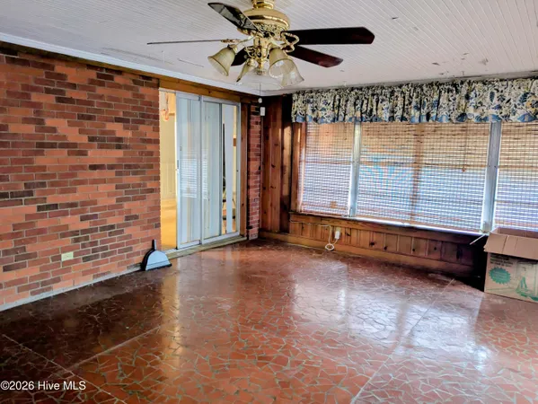 $369,900 | 1423 Greenville Boulevard Southeast, Greenville, NC 27858