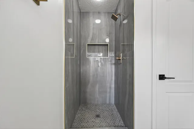 $3,300 | 2431 Parkwood Lane, Sugar Land, TX 77479