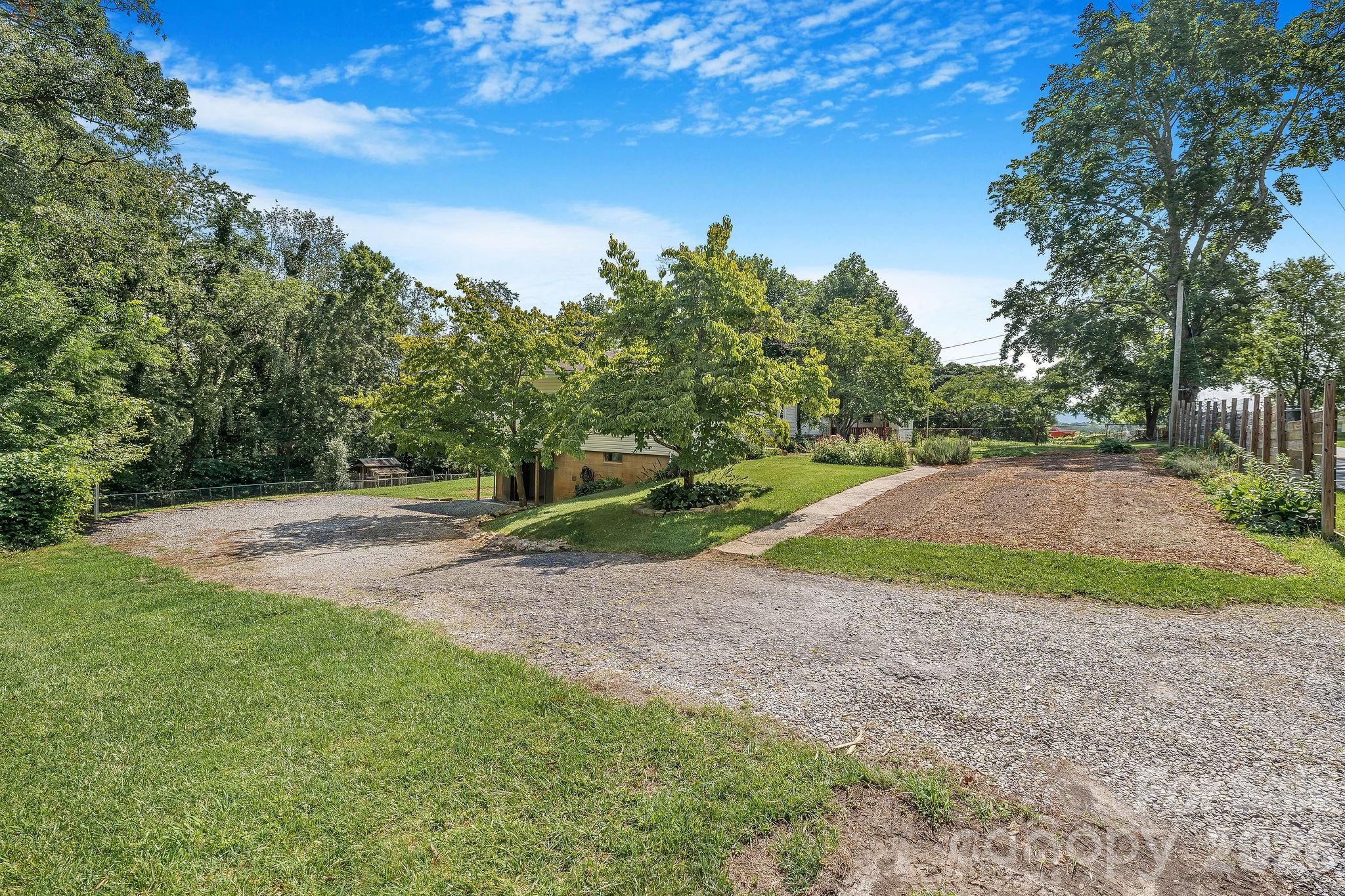 104 Justice Ridge Road Candler, NC 28715 - Photo 27 of 36 Gallery Image 27