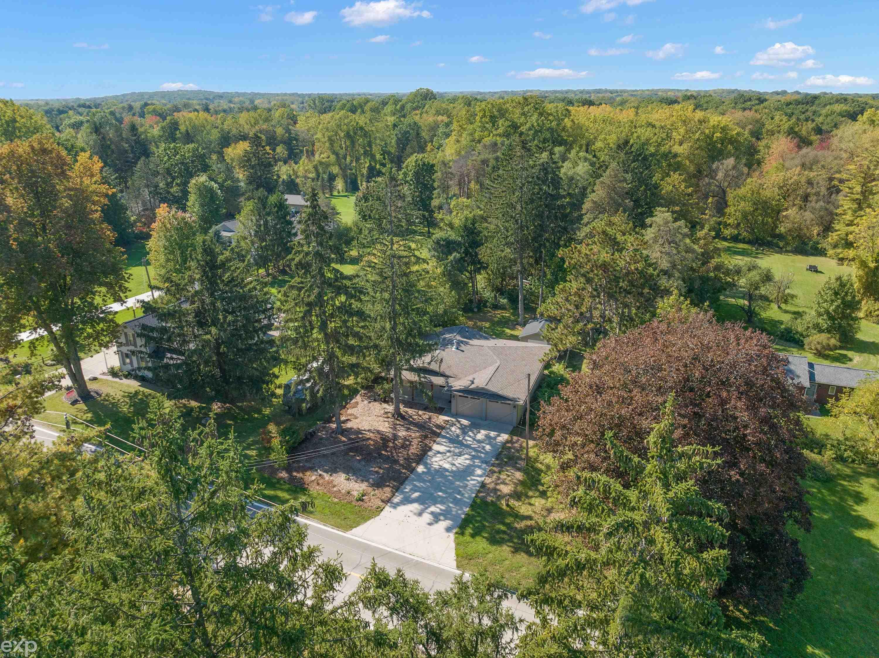 60685 Mt Vernon Road Rochester, MI 48306 - Photo 14 of 43 50123859-13.JPG