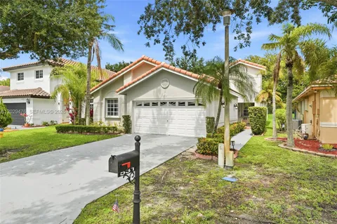 $635,000 | 531 Southwest 176th Avenue, Pembroke Pines, FL 33029