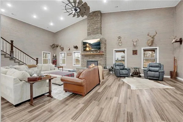 $625,000 | 26192 Georgetown Avenue, Warsaw, MO 65355