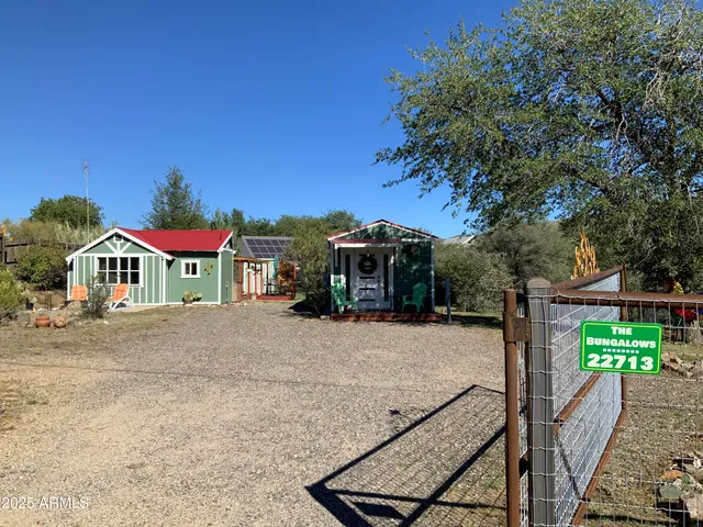 a front view of house with yard