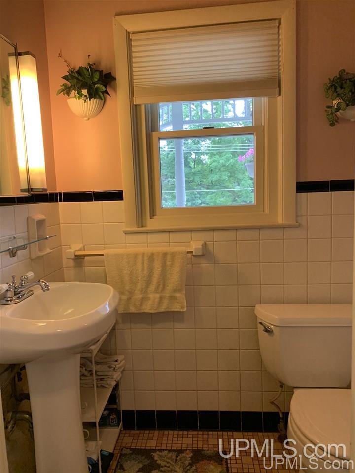 W521 County Road Niagara, WI 54151 - Photo 17 of 27