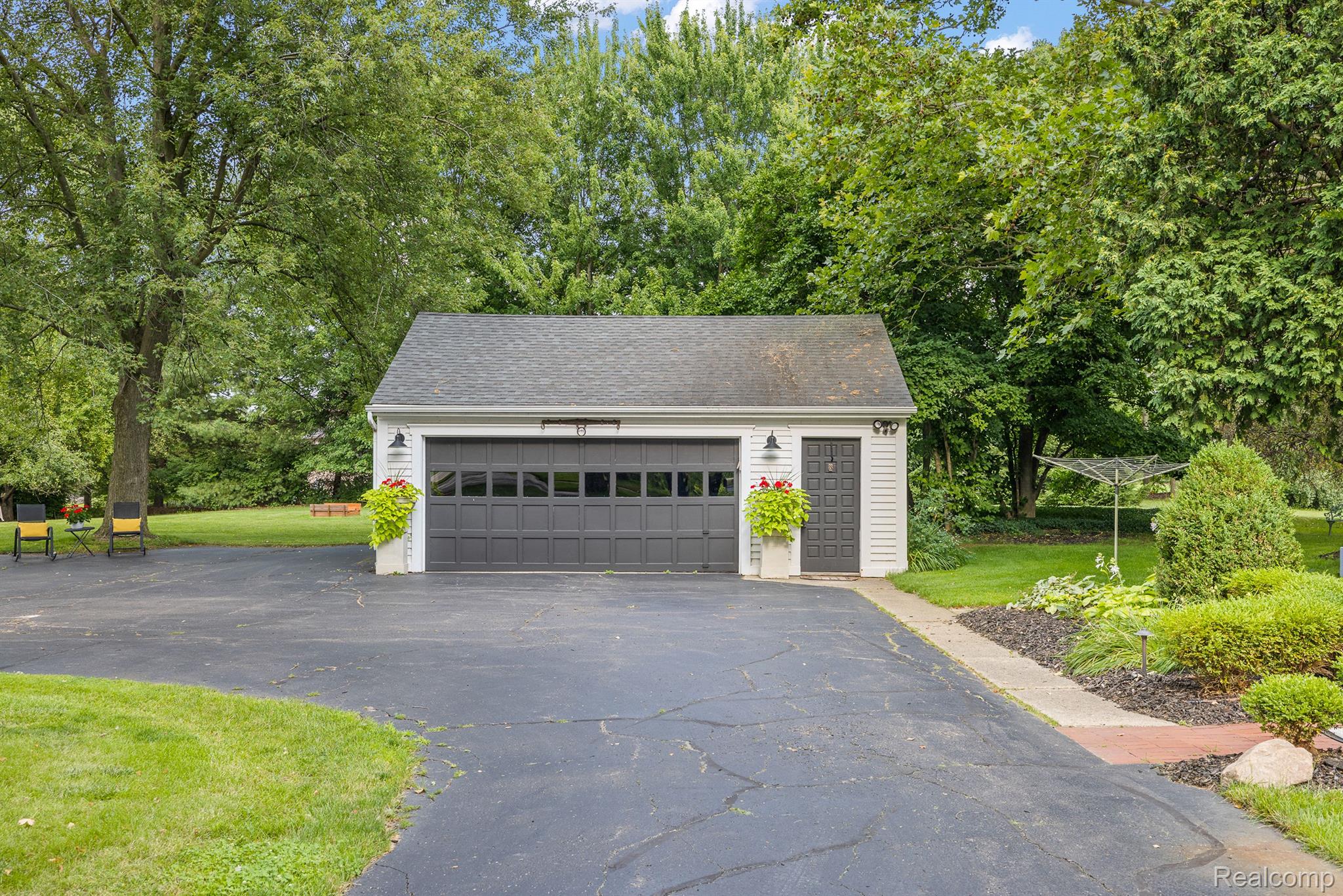 5245 North Adams Road Rochester, MI 48306 - Photo 8 of 75 2 Car garage