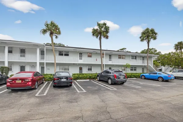 $2,600 | 2340 Southwest 22nd Avenue, Unit 312, Delray Beach, FL 33445