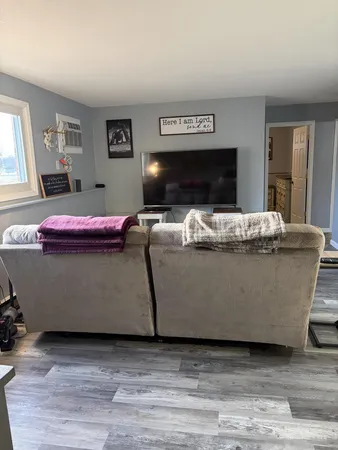 $1,200 | 102 Lake Avenue South, Unit 1, Spicer, MN 56288