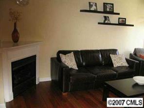 646 Raphael Place, Unit 646 Charlotte, NC 28205 - Photo 4 of 8 Gallery Image 4