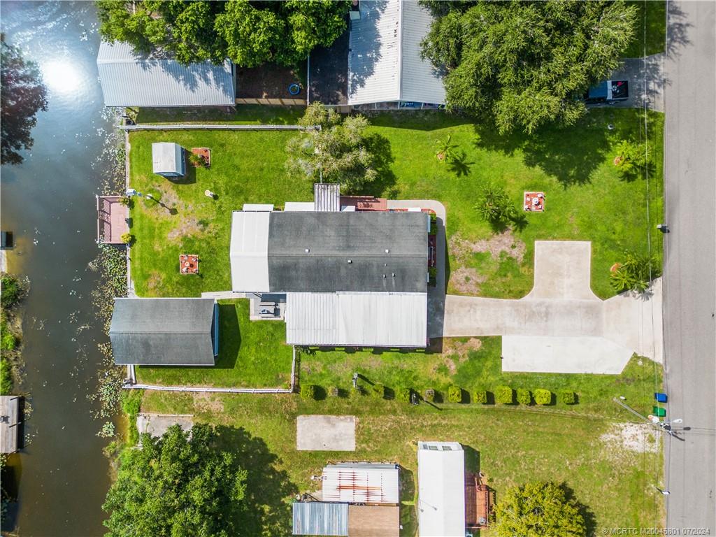 1241 Chobee Loop Okeechobee, FL 34974 - Photo 5 of 41 Gallery Image 5