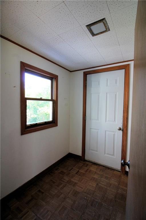 60 Eastman Road Cape Elizabeth, ME 04107 - Photo 26 of 28 The mudroom connects the kitchen to...