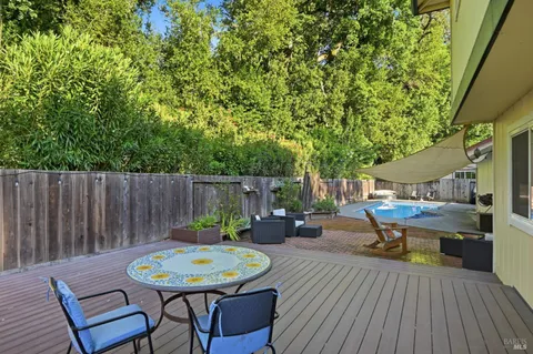 $775,000 | 18580 Happy Lane, Sonoma, CA 95476
