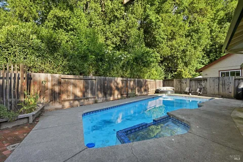 $775,000 | 18580 Happy Lane, Sonoma, CA 95476