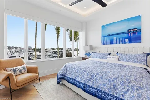 $2,950,000 | 909 10th Street South, Unit 201, Naples, FL 34102