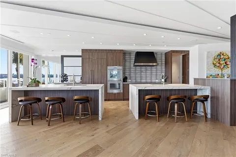 $2,950,000 | 909 10th Street South, Unit 201, Naples, FL 34102