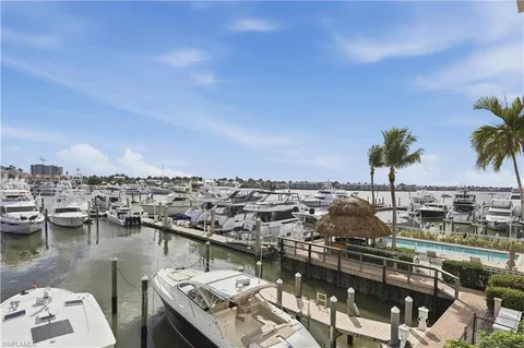 $2,950,000 | 909 10th Street South, Unit 201, Naples, FL 34102