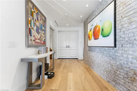 $2,950,000 | 909 10th Street South, Unit 201, Naples, FL 34102