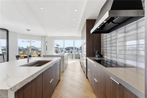 $2,950,000 | 909 10th Street South, Unit 201, Naples, FL 34102