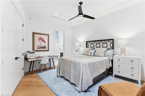 $2,950,000 | 909 10th Street South, Unit 201, Naples, FL 34102