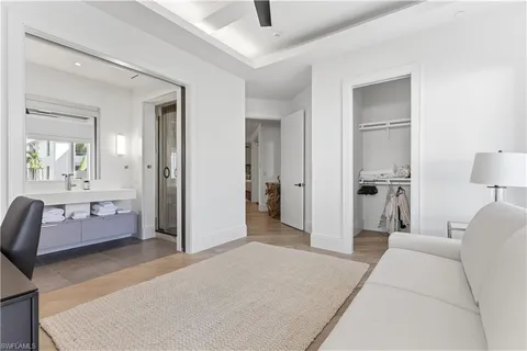 $2,950,000 | 909 10th Street South, Unit 201, Naples, FL 34102