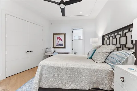 $2,950,000 | 909 10th Street South, Unit 201, Naples, FL 34102