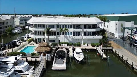 $2,950,000 | 909 10th Street South, Unit 201, Naples, FL 34102