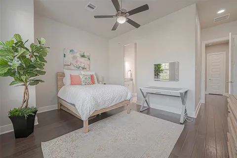 $975,000 | 30 Argosy Bend Place, Tomball, TX 77375