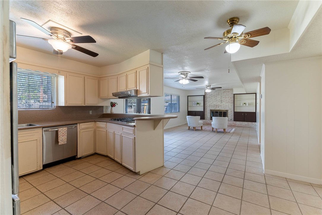 4622 Coventry Lane Corpus Christi, TX 78411 - Photo 14 of 31