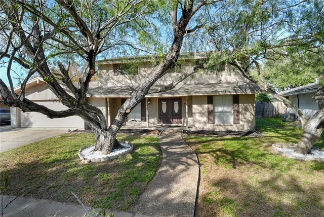 $299,900 | 4622 Coventry Lane, Corpus Christi, TX 78411