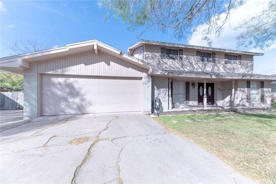 4622 Coventry Lane Corpus Christi, TX 78411 - Photo 4 of 31 a view of a house with a patio