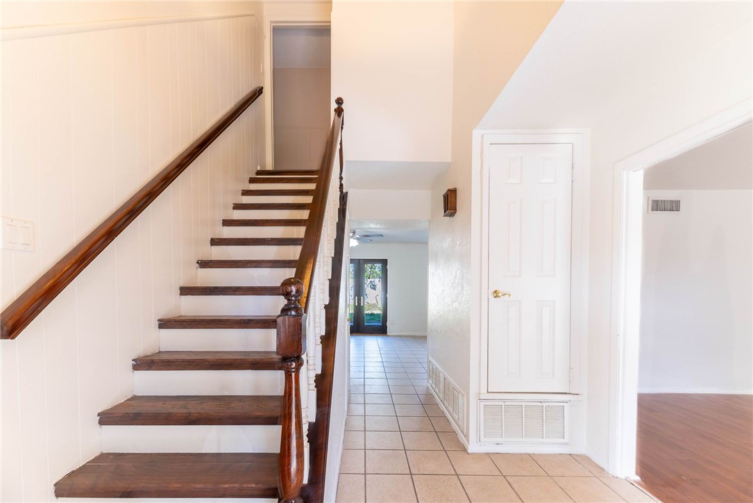 4622 Coventry Lane Corpus Christi, TX 78411 - Photo 9 of 31 a view of entryway and hall with wooden floor