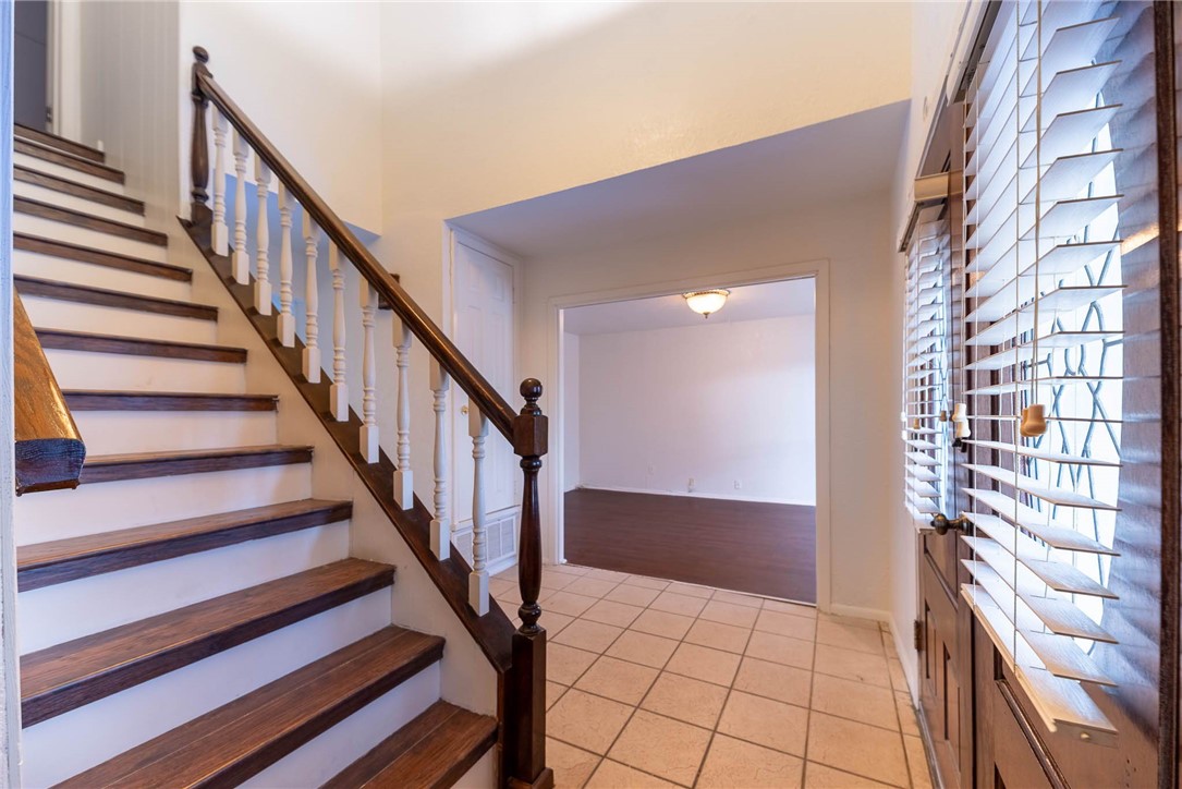 4622 Coventry Lane Corpus Christi, TX 78411 - Photo 10 of 31 a view of entryway